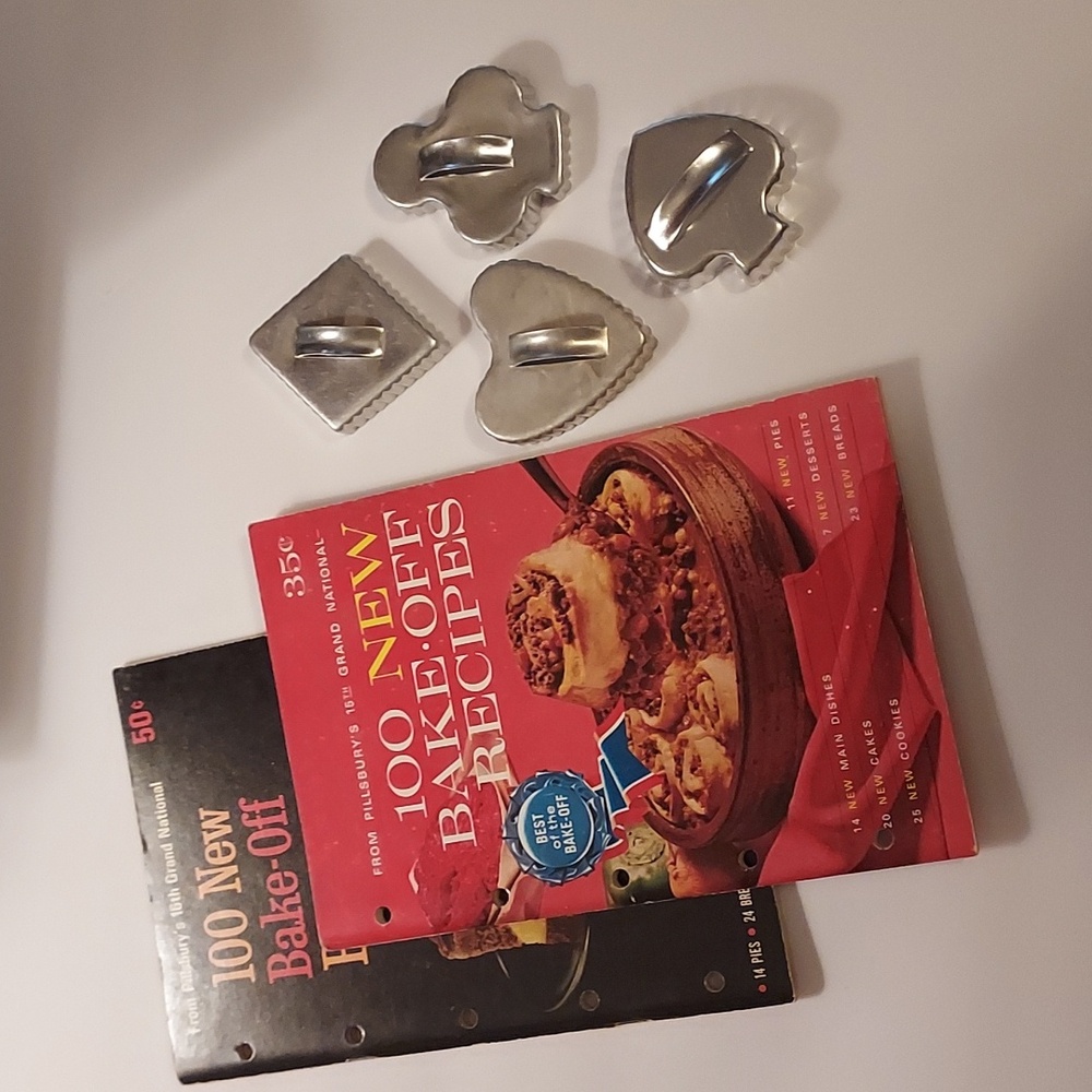 Vintage Cookie Cutters Deck of Cards theme plus cookbooks